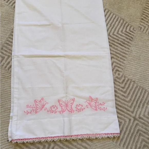 Vintage White and Pink Butterfly Pillowcase Set Of 2 - Picture 2 of 5